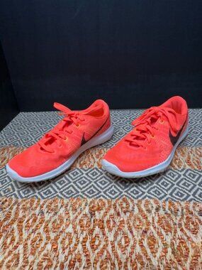 Nike Flex Fury Woman's Size 7.5